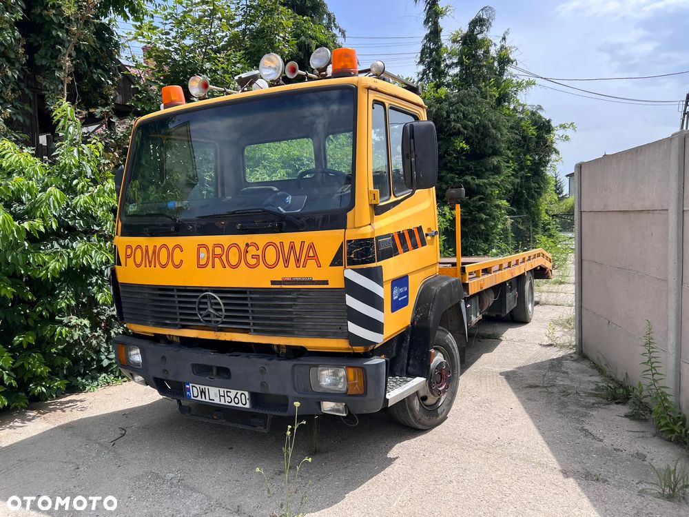 Mercedes-Benz 809 - 1