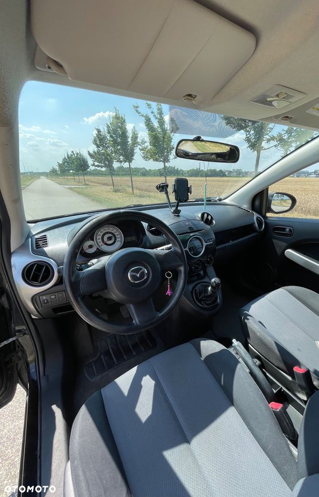 Mazda 2 - 6