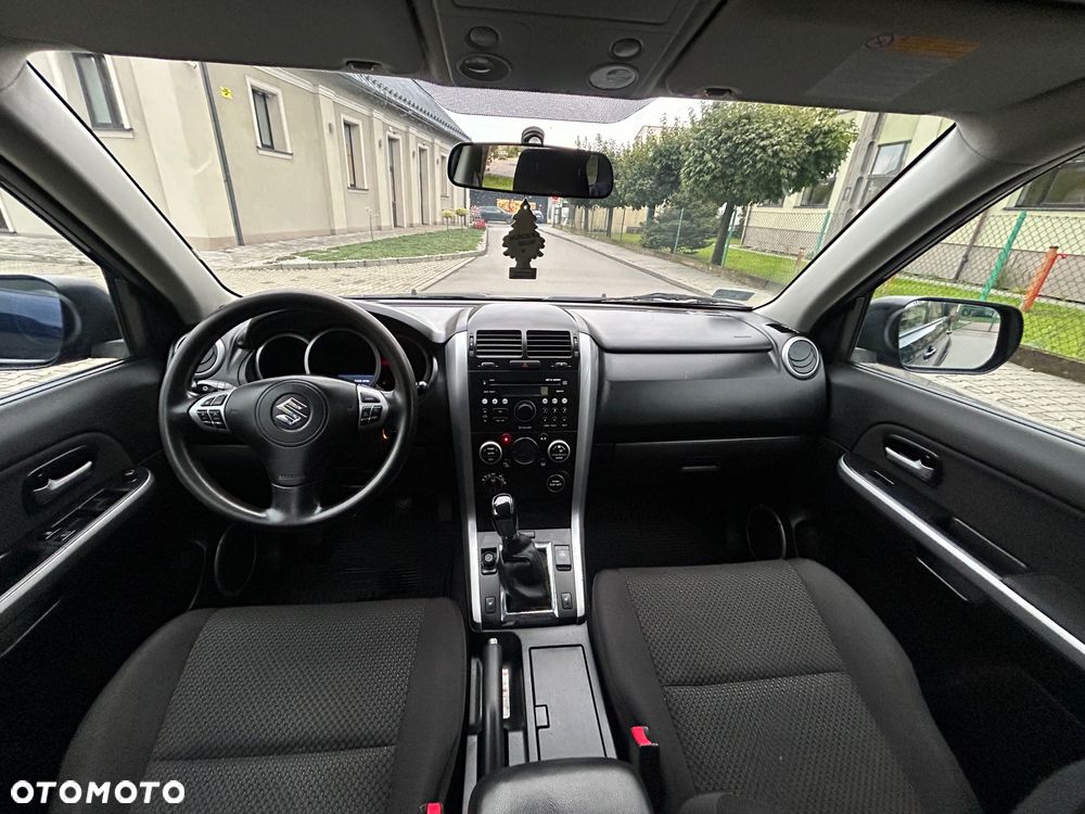 Suzuki Grand Vitara 2.0 De luxe - 8
