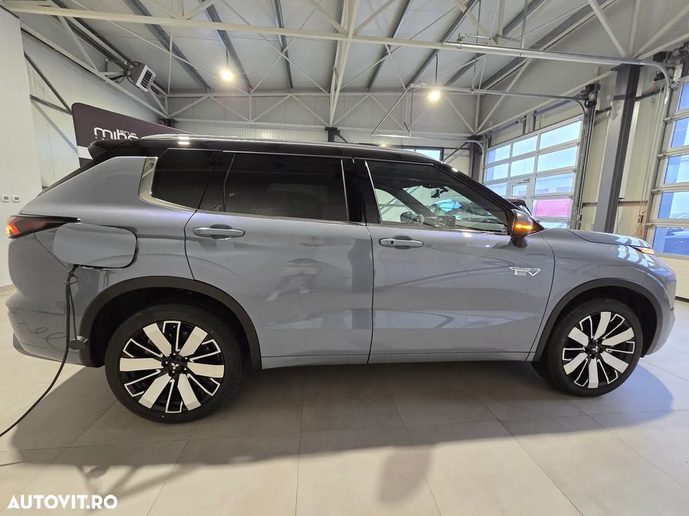 Mitsubishi Outlander - 9