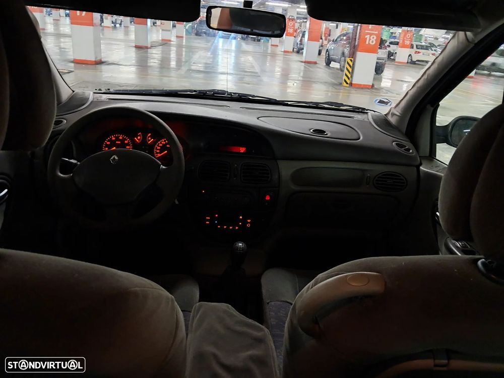 Renault Scénic 1.4 16V Expression - 26