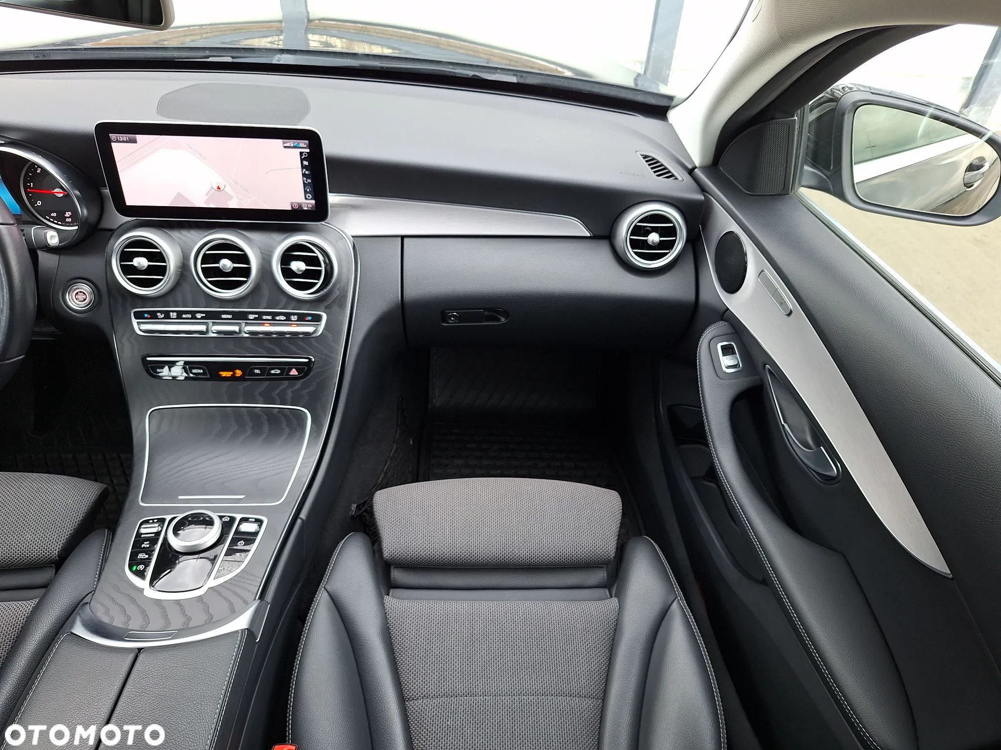 Mercedes-Benz Klasa C 220 d 9G-TRONIC - 30