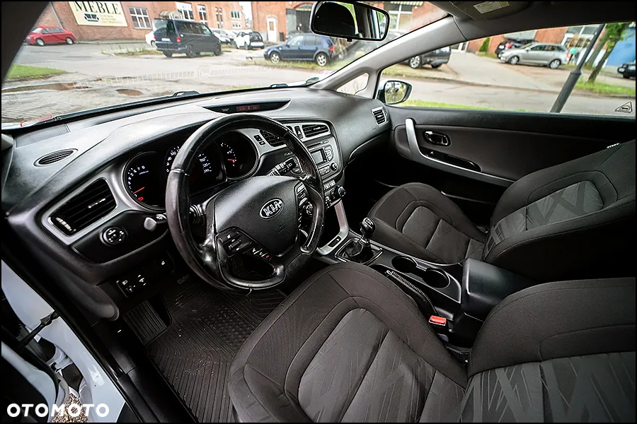 Kia ProCeed - 16
