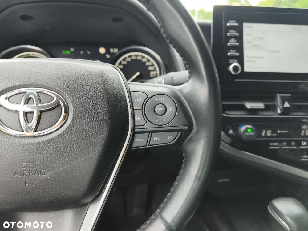 Toyota Camry 2.5 Hybrid Comfort CVT - 24