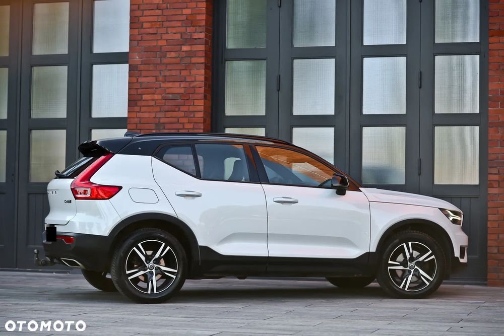 Volvo XC 40 D4 AWD Geartronic R-Design - 16