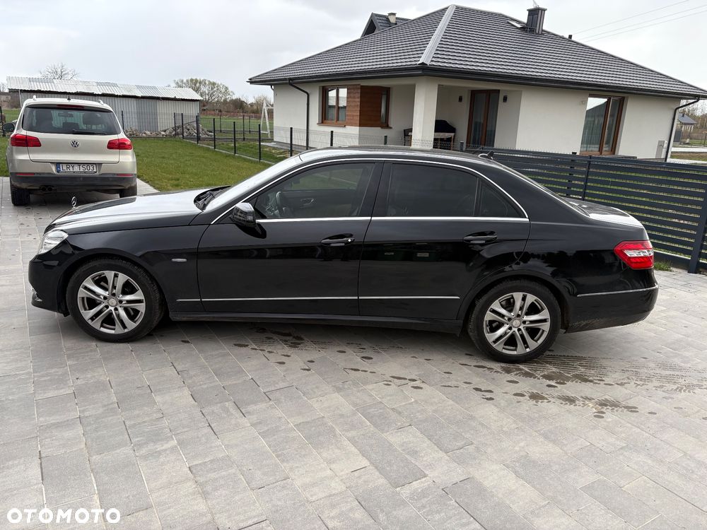 Mercedes-Benz Klasa E 250 CDI DPF BlueEFFICIENCY 7G-TRONIC Avantgarde - 25