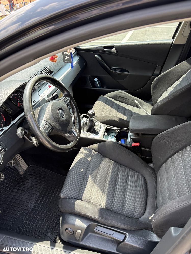 Volkswagen Passat - 10
