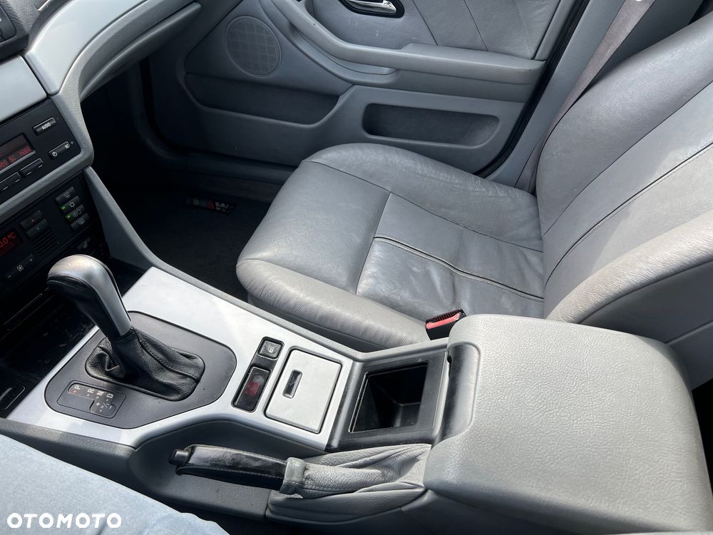 BMW Seria 5 - 12