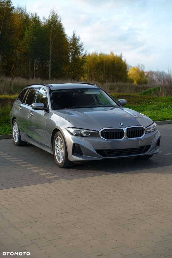BMW Seria 3 318d MHEV - 11