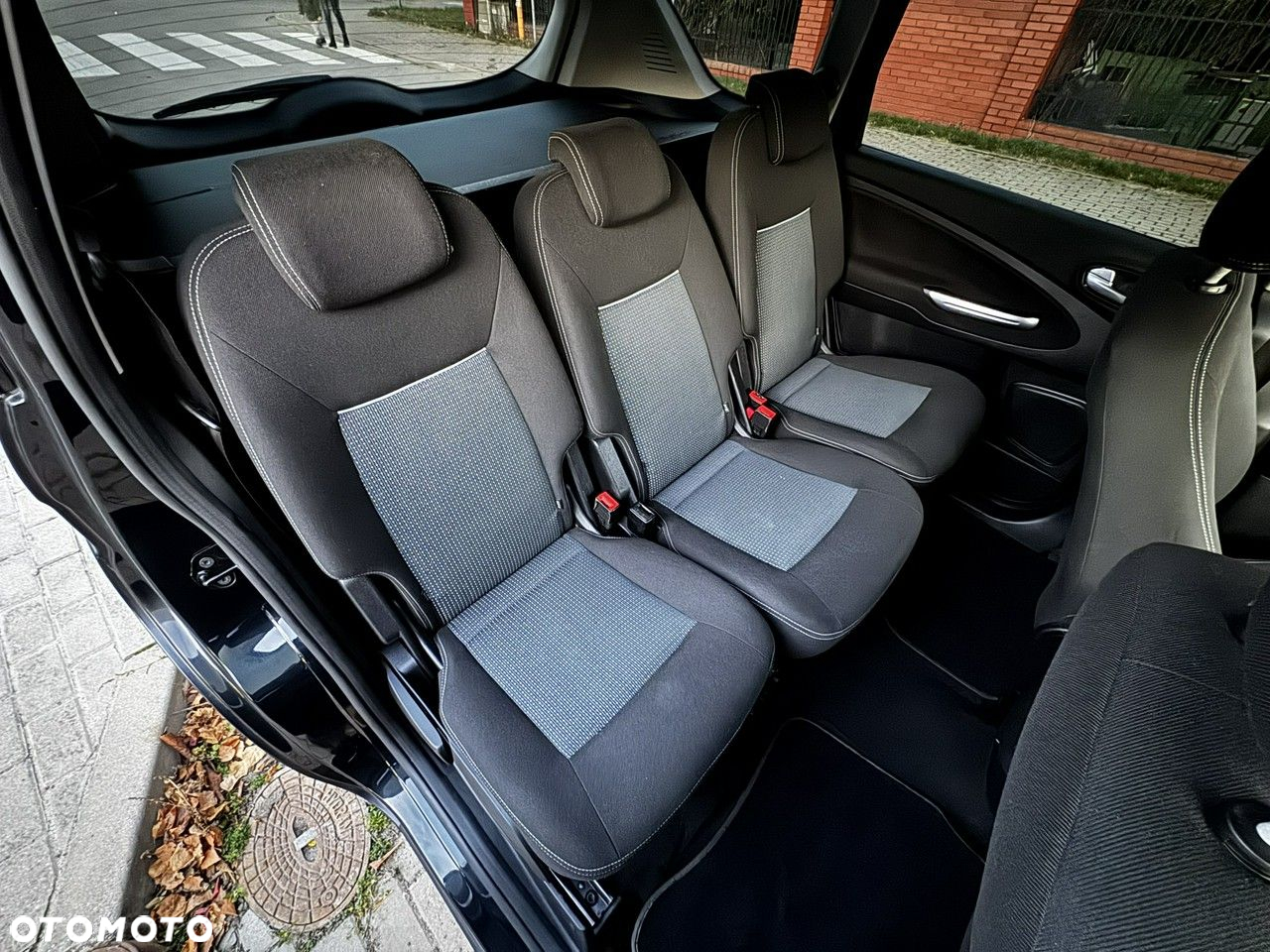 Ford S-Max - 25