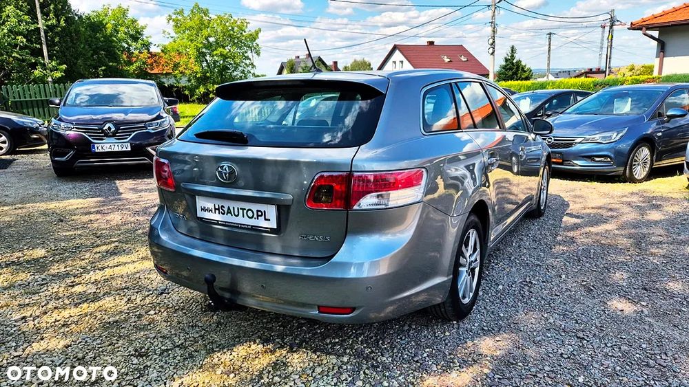 Toyota Avensis - 16