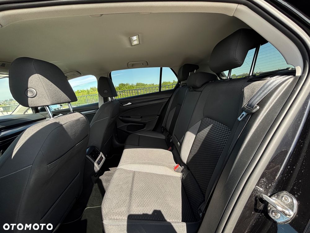 Volkswagen Golf 1.5 eTSI Active DSG - 18