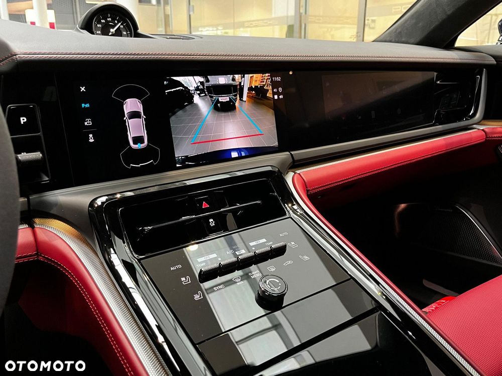Porsche Panamera 4 - 8