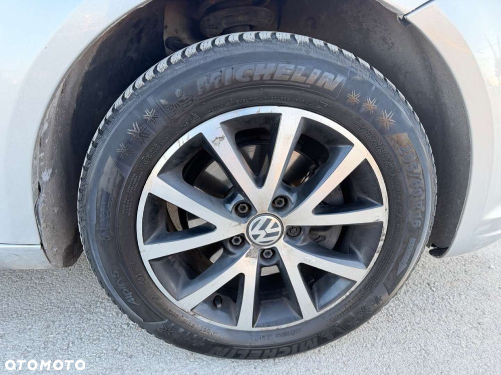 Volkswagen Touran 1.6 TDI DPF BlueMotion Technology DSG Highline - 13