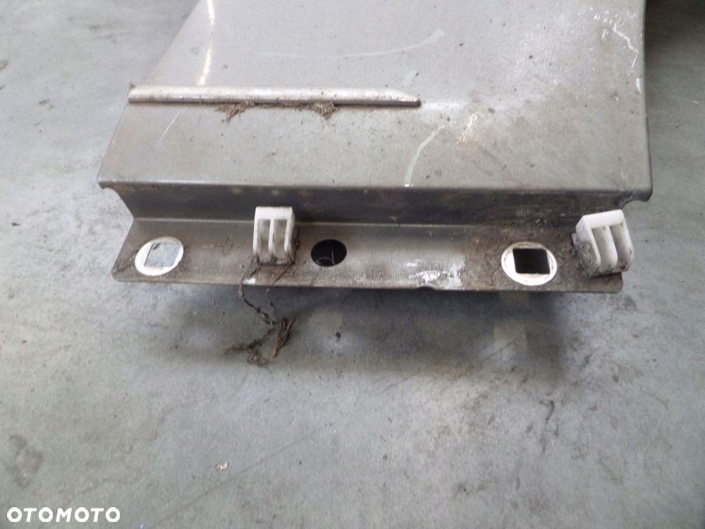 mercedes w212 błotnik przód prawy srebny - 2