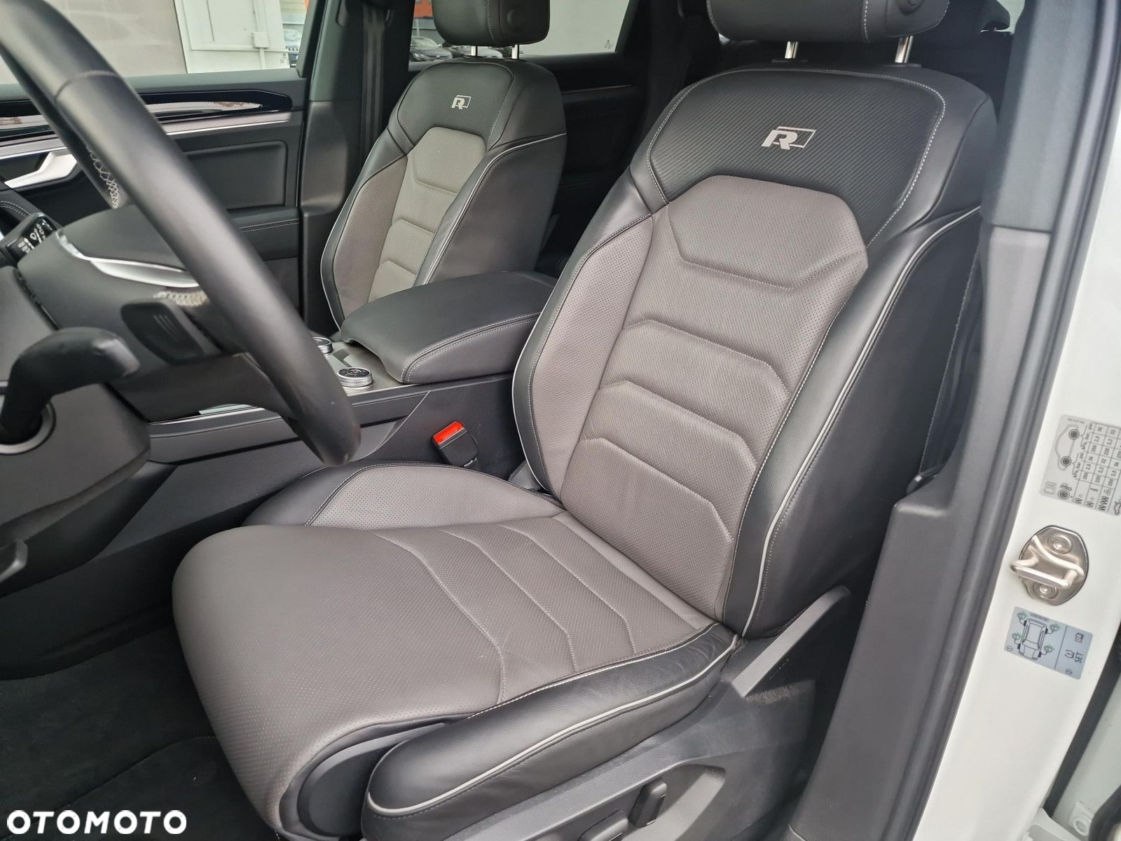 Volkswagen Touareg 3.0 V6 TDI SCR 4Mot R-Line - 11