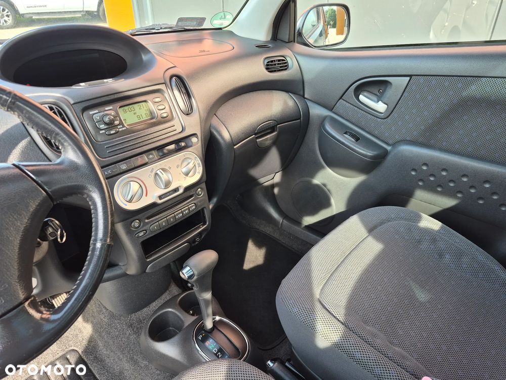 Toyota Yaris Verso - 8