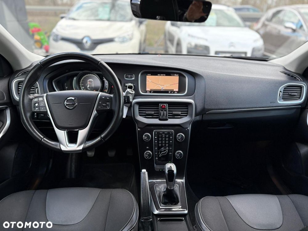 Volvo V40 D2 - 14