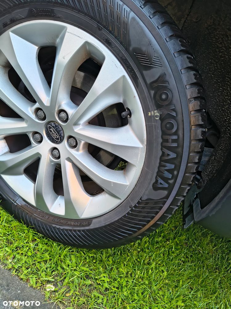 Ford Kuga 2.0 TDCi 2x4 Titanium - 6