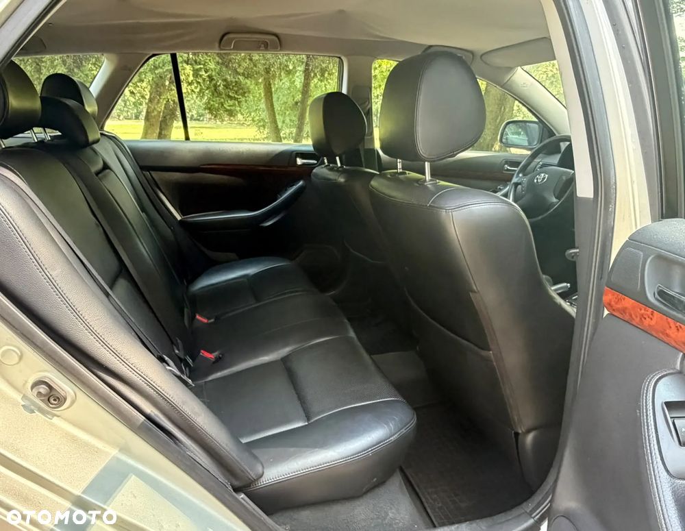 Toyota Avensis 2.0 VVT-i Automatik Executive - 7