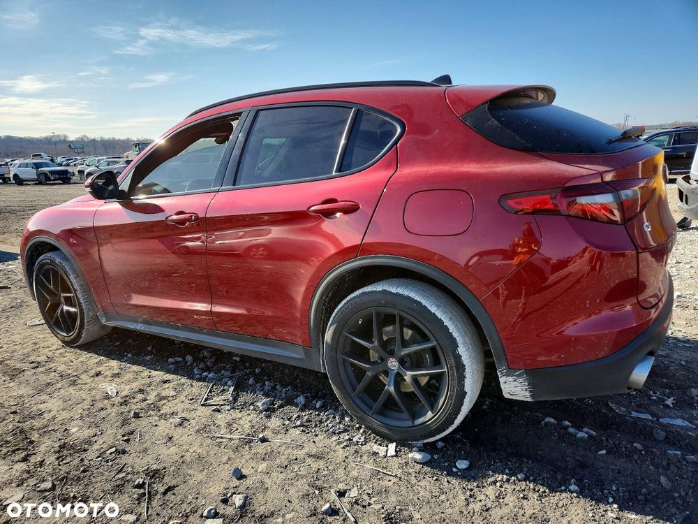 Alfa Romeo Stelvio 2.0 Turbo 16V AT8-Q4 Veloce Ti - 2