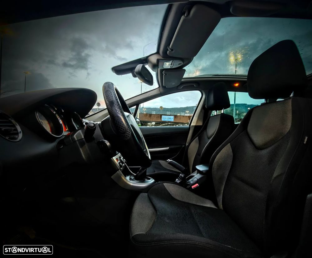 Peugeot 308 SW e-HDi 115 Stop & Start Nível 2 Business-Line - 10