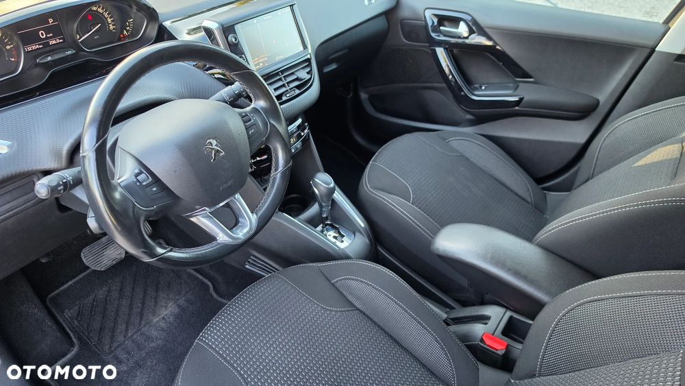 Peugeot 208 1.2 PureTech Allure S&S EAT6 - 29