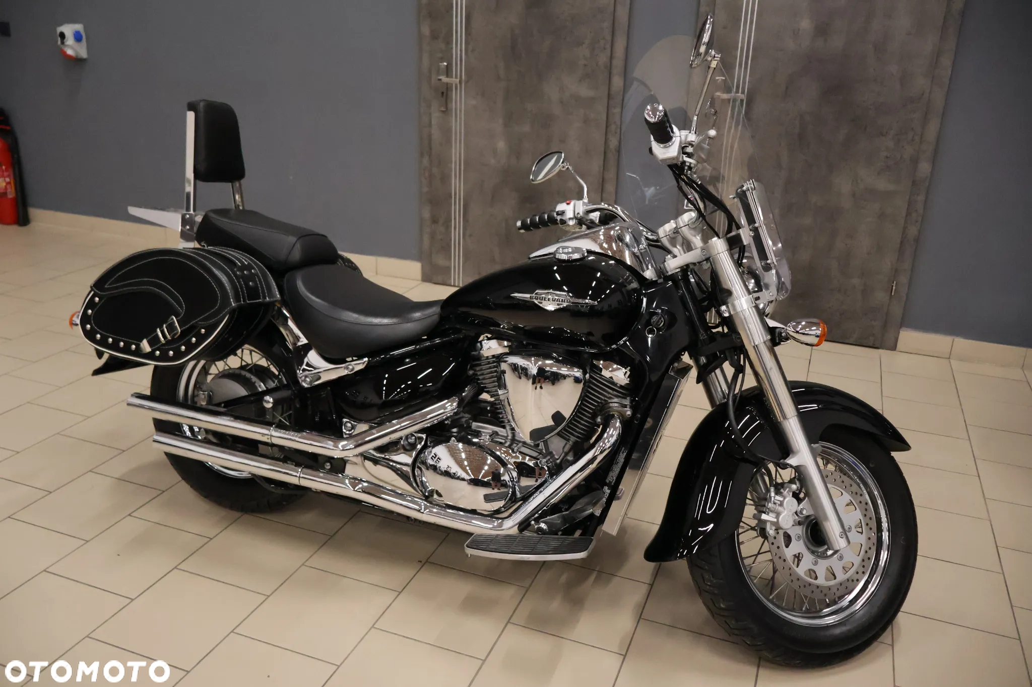 Suzuki VL 800 Volusia - Boulevard C50 - 13