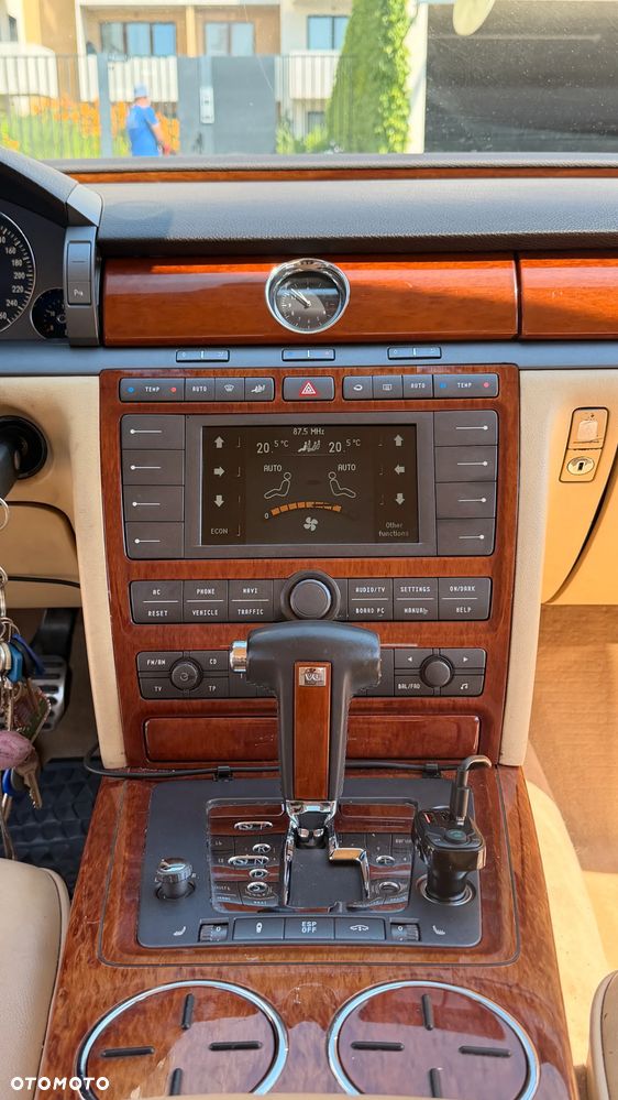 Volkswagen Phaeton - 9