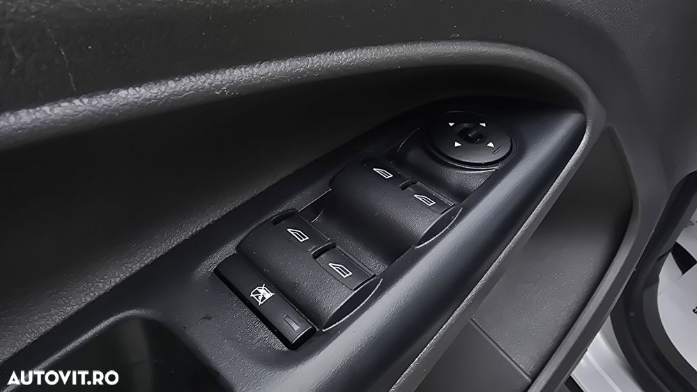 Ford Transit Connect - 11