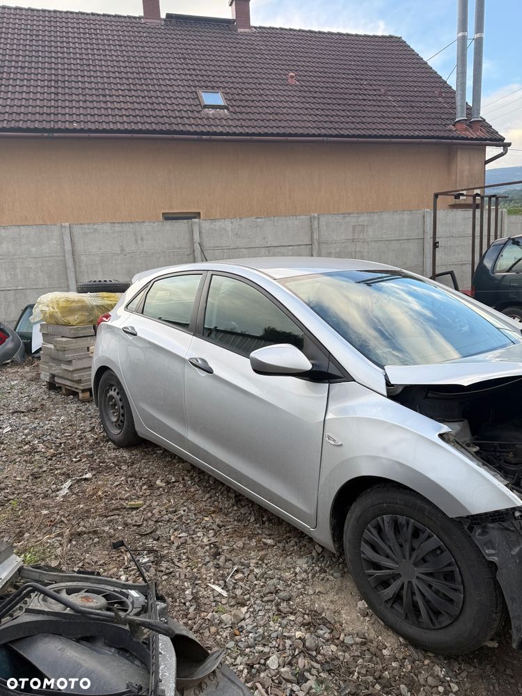 Hyundai i30 1.4 Classic - 12