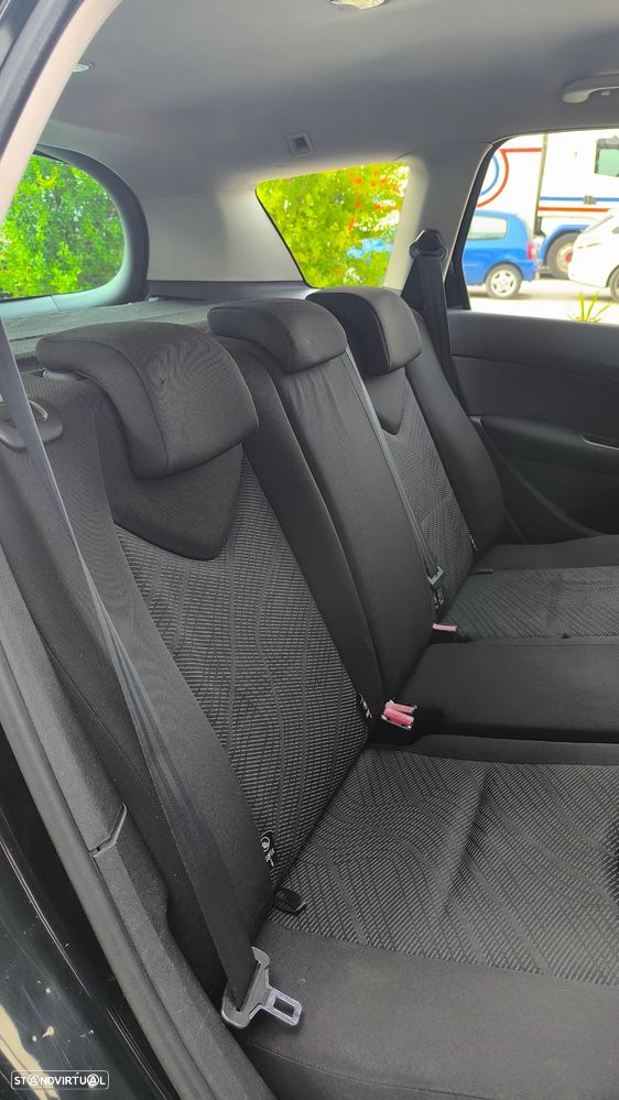 Peugeot 308 SW 1.6 HDi SE Navteq - 38