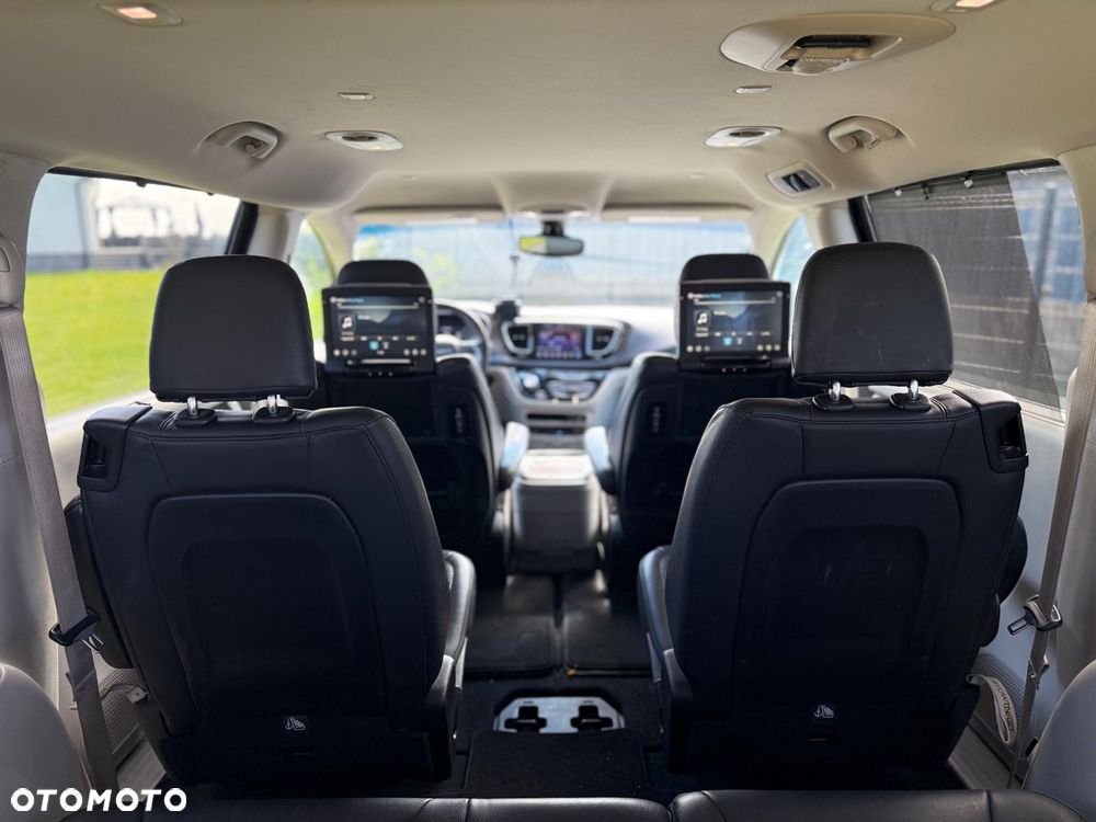 Chrysler Pacifica - 15