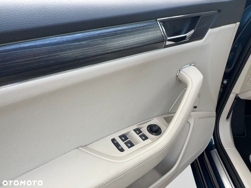 Skoda Superb 2.0 TDI SCR Style DSG - 19