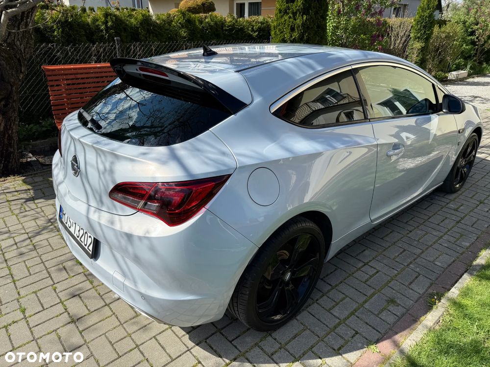 Opel Astra IV GTC OPC - 10