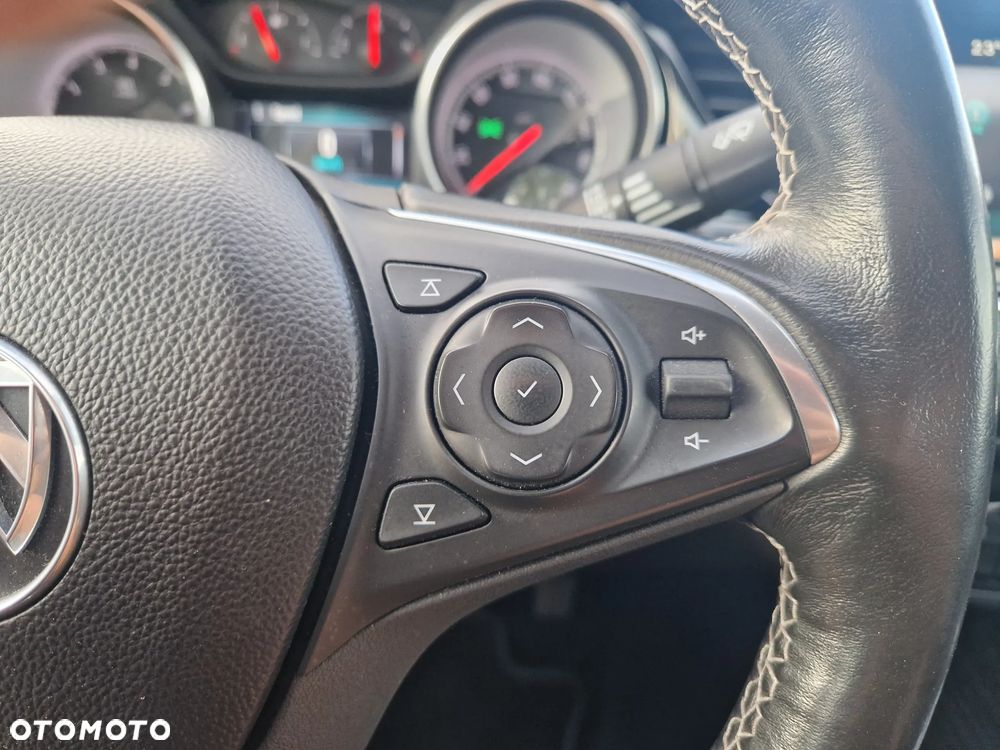 Opel Insignia - 18
