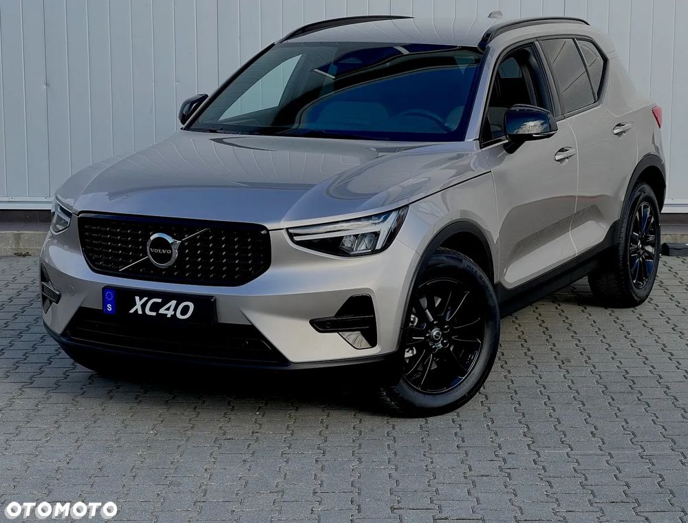Volvo XC 40 B4 AWD Plus Dark - 4