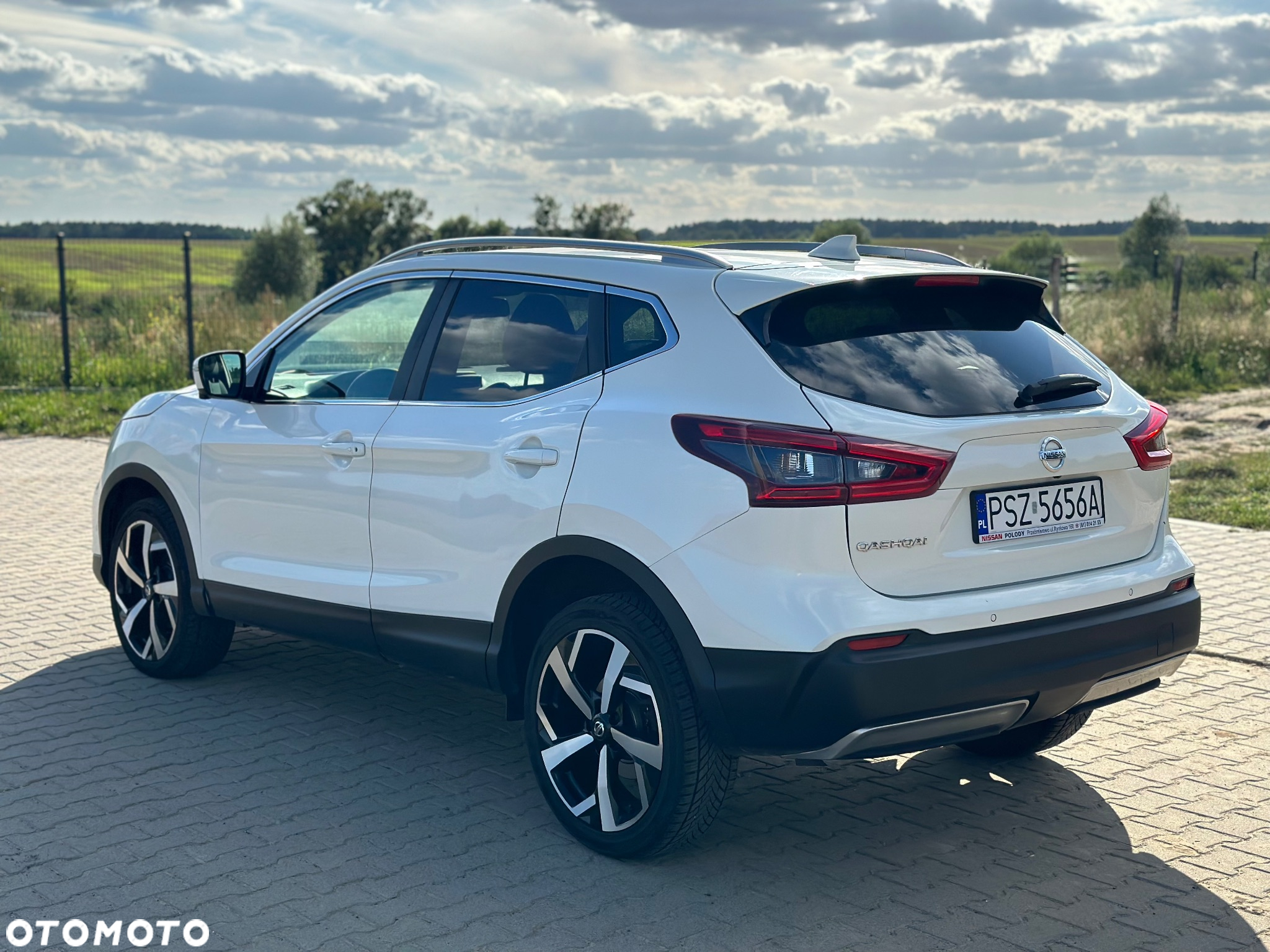Nissan Qashqai 1.6 DCi 4x4 Tekna+ - 6