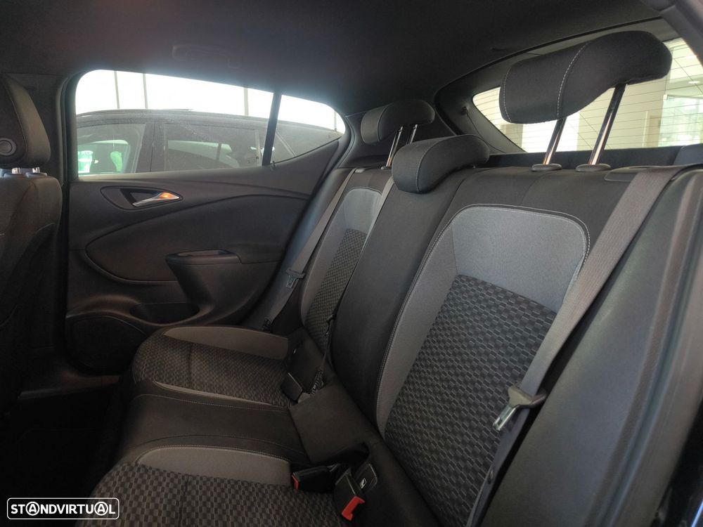 Opel Astra 1.2 T GS Line S/S - 11