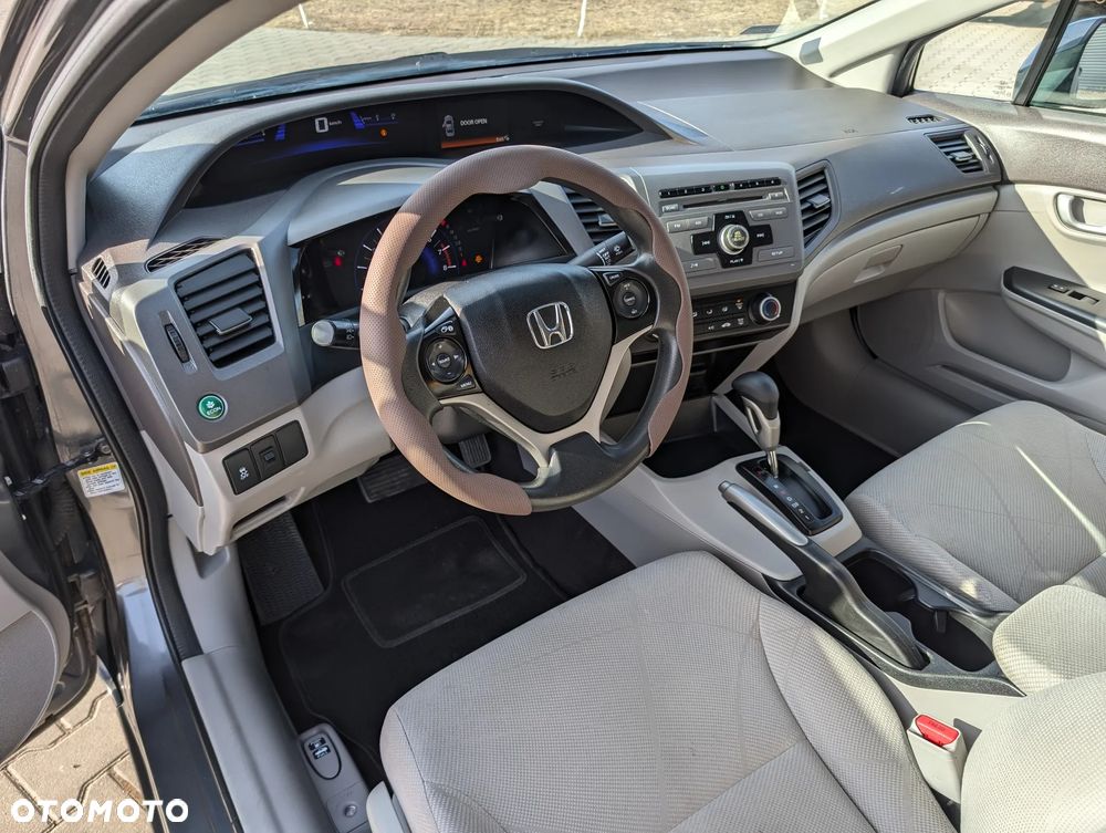 Honda Civic 1.8 Executive i-SHIFT - 24