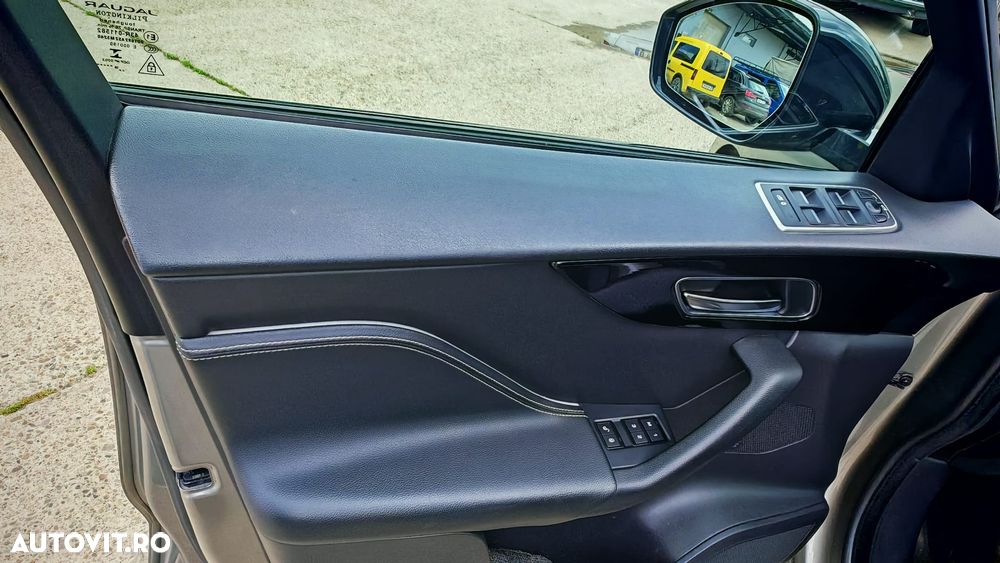 Jaguar F-Pace 30d AWD R-Sport - 13