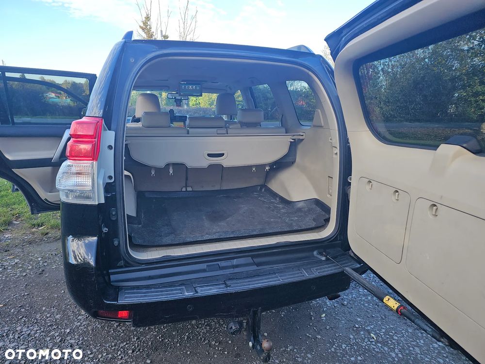 Toyota Land Cruiser 2010 photo 5