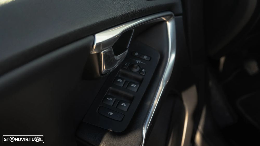 Volvo V40 2.0 D4 Summum - 16