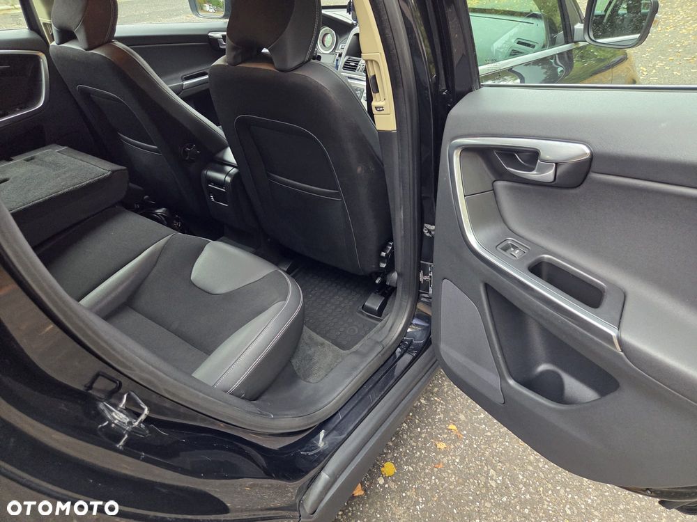Volvo XC 60 - 6
