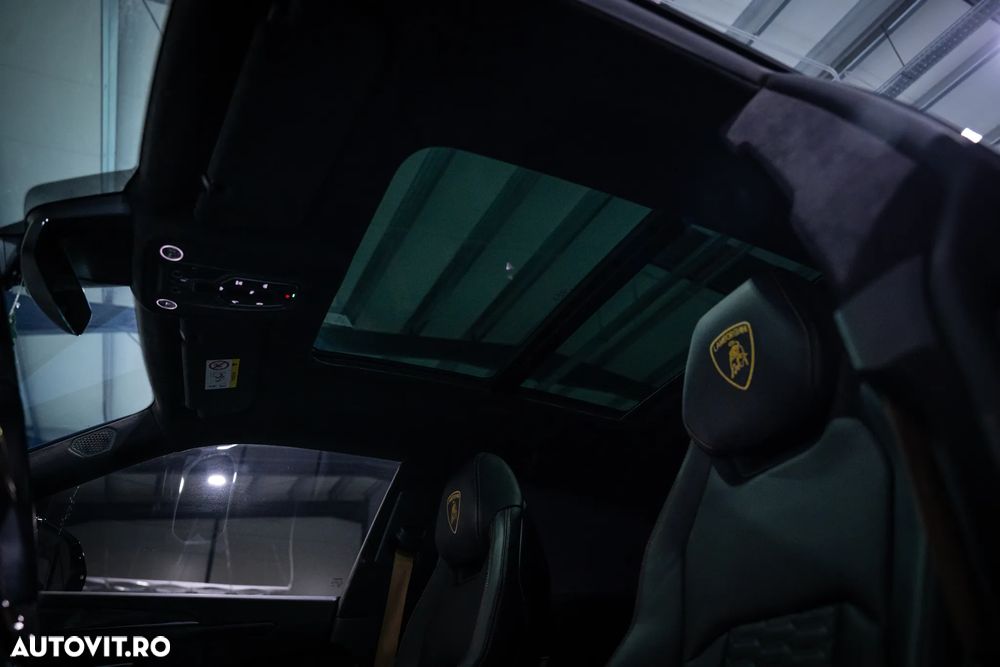 Lamborghini URUS - 37