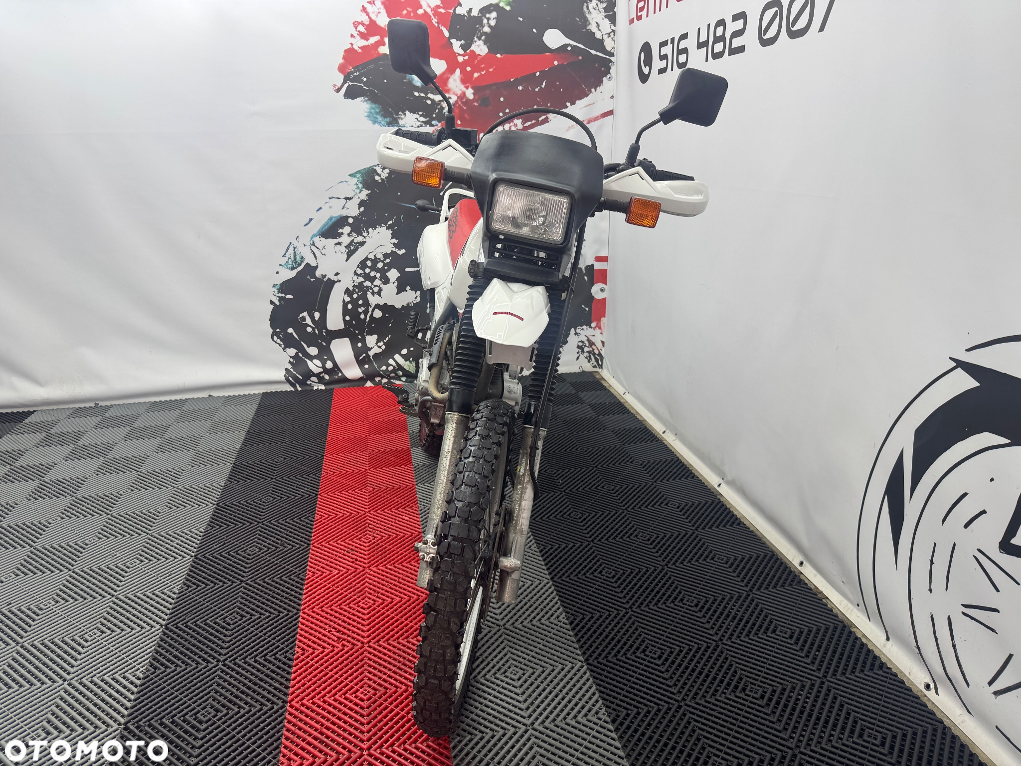 Honda XLR - 39