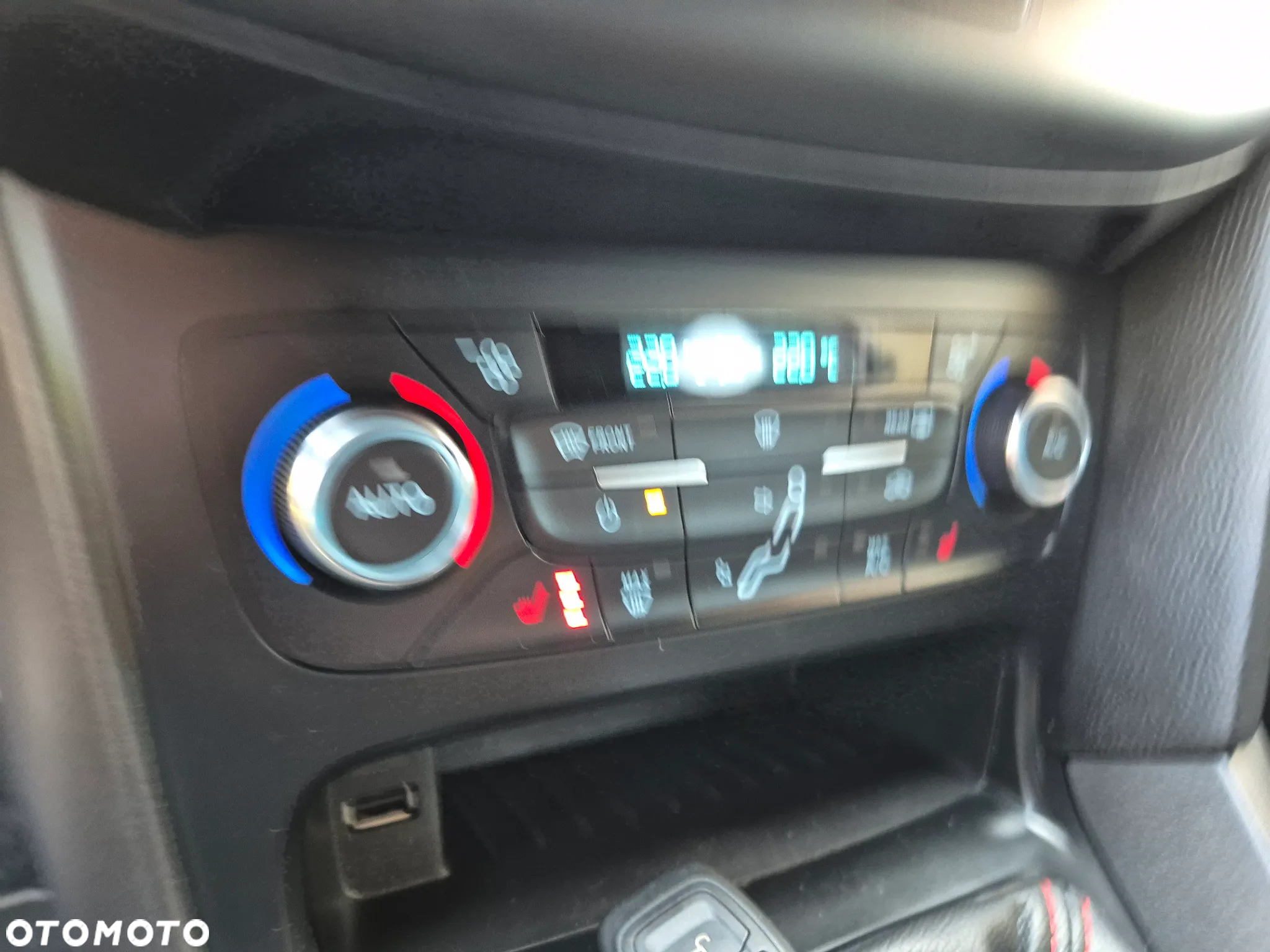 Ford Focus 1.0 EcoBoost ST-Line Black ASS - 29