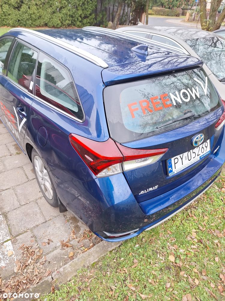 Toyota Auris Hybrid 135 Premium - 4
