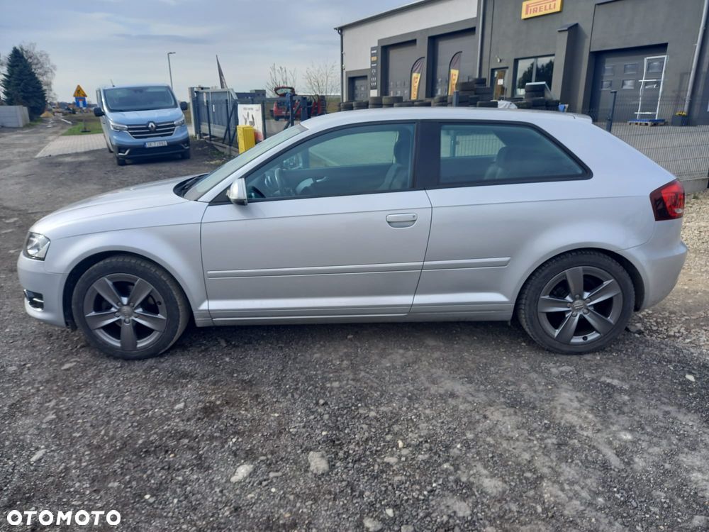 Audi A3 3-drzwiowe 1.6 Ambiente - 2