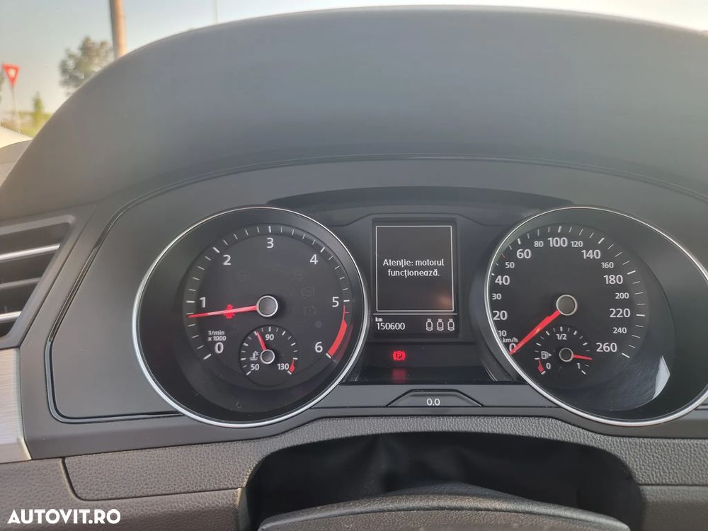 Volkswagen Passat 2.0 TDI Trendline - 30